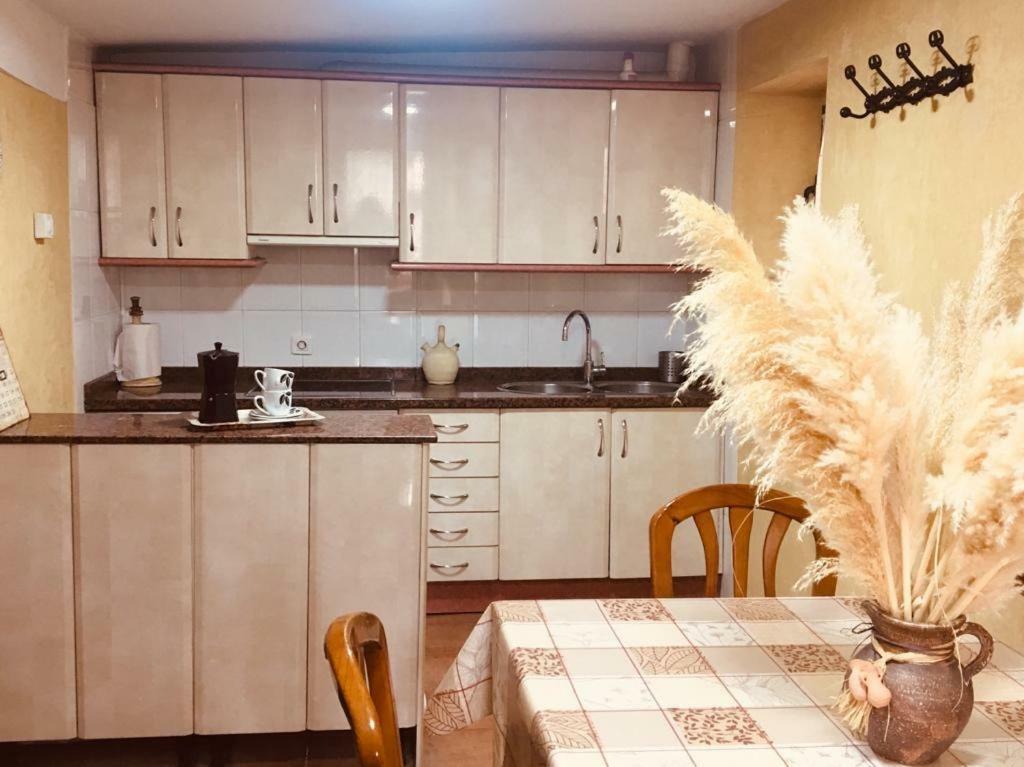 La Alpargateria Bed & Breakfast บียาฟรังกา-มอนเตส เด โอกา ภายนอก รูปภาพ